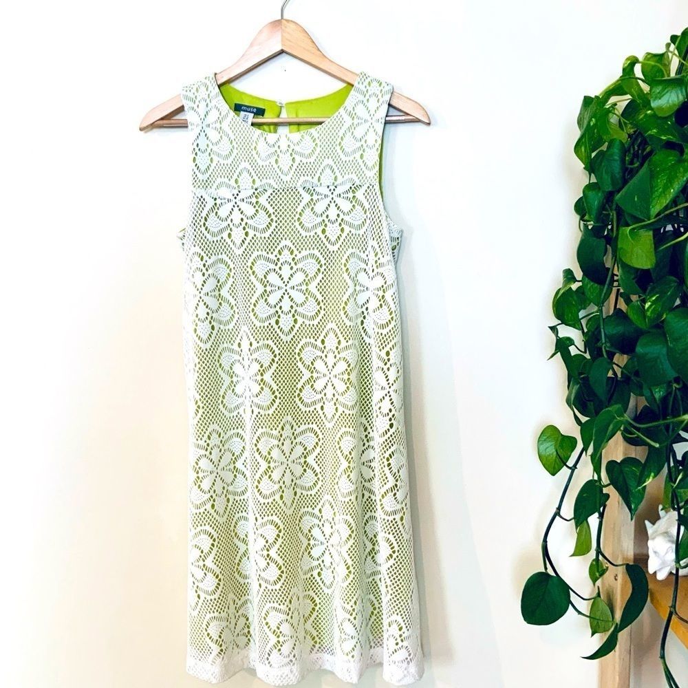 2/$25 🍣 60’s Inspired Dress Mod Size 6